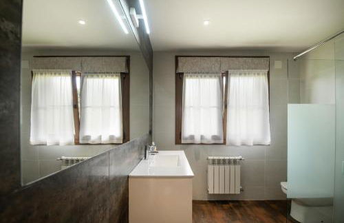 Villa Senda Llanes – Jardín, Terraza y Playa Cerca - Foto 21