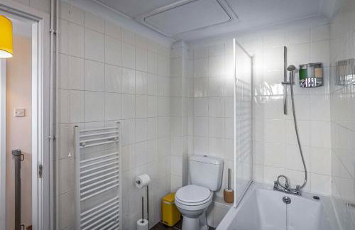 City and Airport - 2-Bed Contractor Base - Free Parking and Fast WiFi - Foto 6