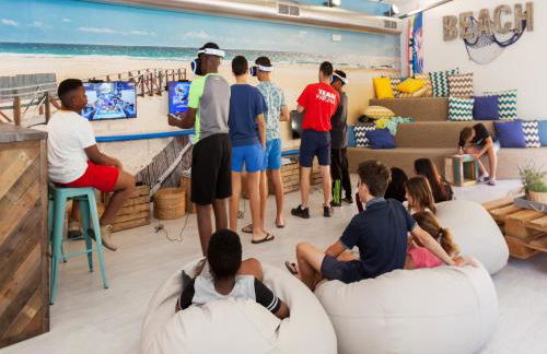 Ramada Hotel & Suites by Wyndham Costa del Sol - Photo 10