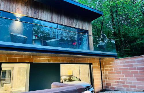 DESIGNER HOUSE - University of Glasgow / Central Glasgow 'Hillhead' West End G12 - Luxurious & Contemporary Detached House / Terrace / Garden / 'electric car charging' Garage Parking - Foto 49