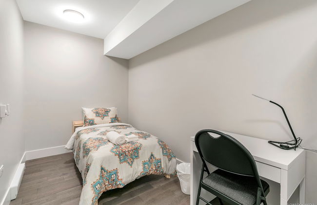 Modern Townhouse at Marine by Elevate Rooms - Photo 2