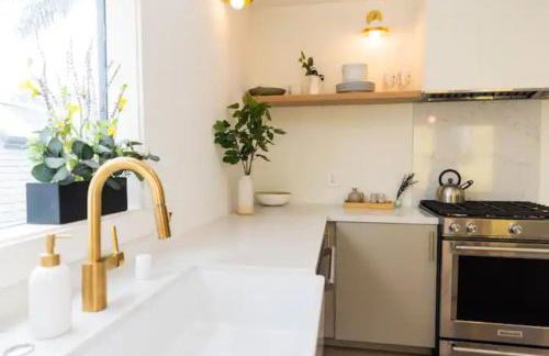 Bright, Spacious 4 BD in the Heart of Little Italy - Foto 6