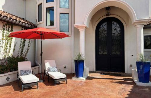 Stunning Spanish-Style Retreat with Pool Sleeps 28 - Foto 11