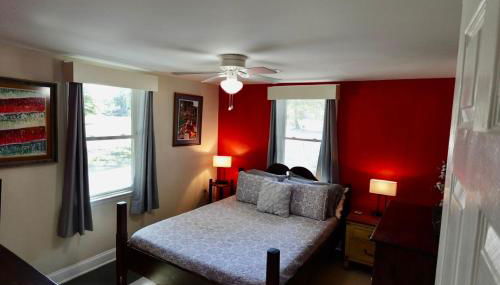 White Picket Fence - EV Charger! - Foto 3