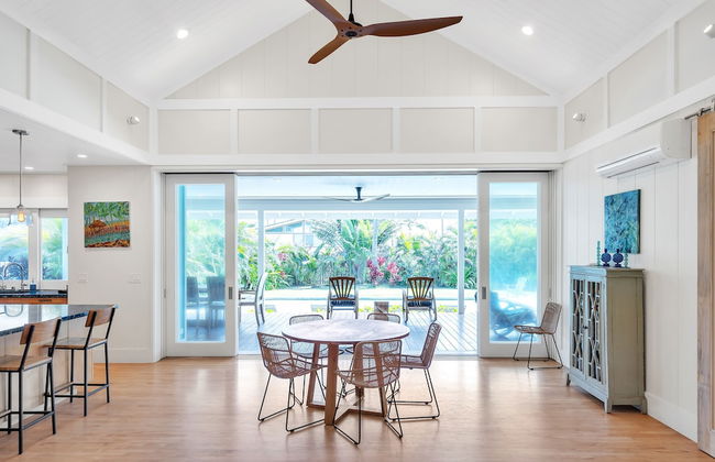 Gorgeous Renovated 1937 Plantation Style Beach House 50 Steps To The Center Of The Beach 5 Bedroom Home by RedAwning - Foto 49