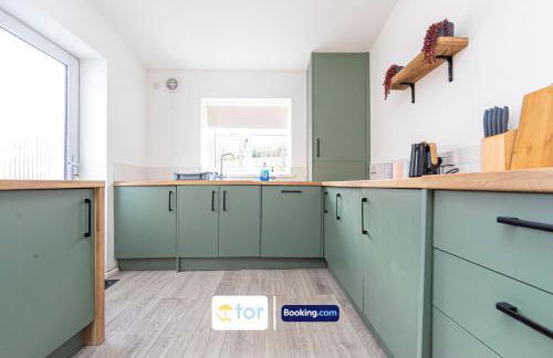 Explore Welsh Wonders, 3 Bedroom House By The One Retreats Short Lets & Serviced Accommodation Treharris - Foto 30