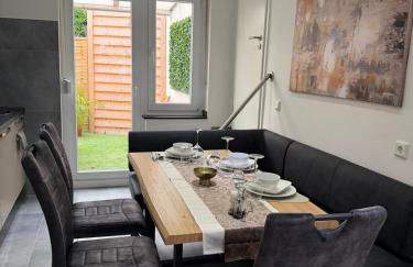 Relax Home Eschweiler Sauna & Gemütlichkeit, WLAN, Netflix, Kingsize Betten, Enspannung - Foto 14