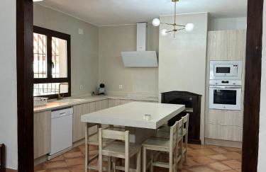 Spacious villa with private pool in Villamartin - Foto 26