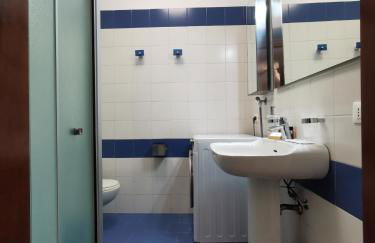 Large Three-bedroom Apartment with Canal View in Cannaregio - Foto 12