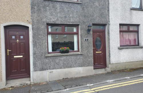 House - Sleeps 4 with Cozy Fireplace - Foto 14