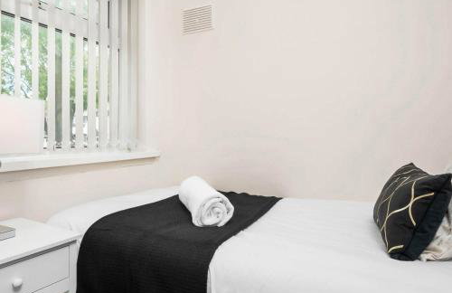 Stylish 3 Bedroom House - Pool & Tennis Table - Garden - Off Street Parking 782S - Foto 59