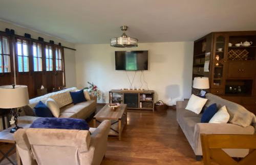 The Farmhouse ranch with lower level suite - Foto 32