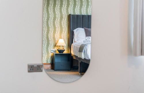 #111 New Farm with hot tub and Sauna - Sleeps 18 - Near Elmore Park - " Perfect for Contractors and Families - Parking space for 10 cars" - Foto 66