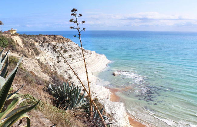 Giro in barca alla Scala dei Turchi - Foto 1