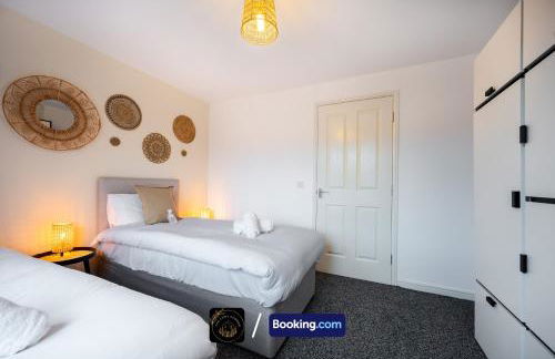 Cosy 4-Bed House l Garden l Free Parking l WiFi l Specious l Hosted by The Cosy Corner Nationwide - Foto 14