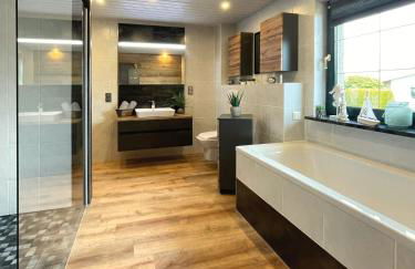 Ferienhaus Am Hang, Sky-Entertainment, DAZN, Carport, alles Barrierefrei - Foto 20