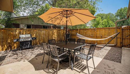 Red Rocks Retreat with Fenced Yard - Foto 3