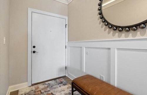 Upscale Lakeside Condo with Extraordinary Amenities at Topsider in Osage Beach 19mm - Photo 5