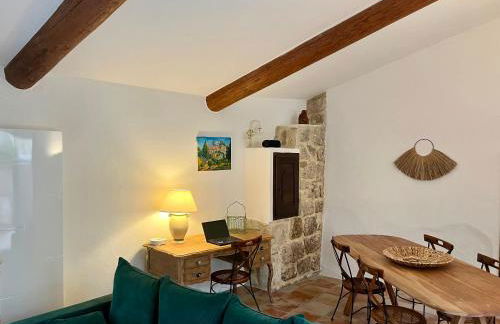 Charming & medieval village house completely renovated with great exterior and views - Foto 30