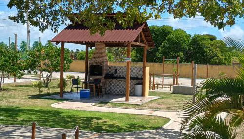 Linda casa em condomínio fechado - Foto 2