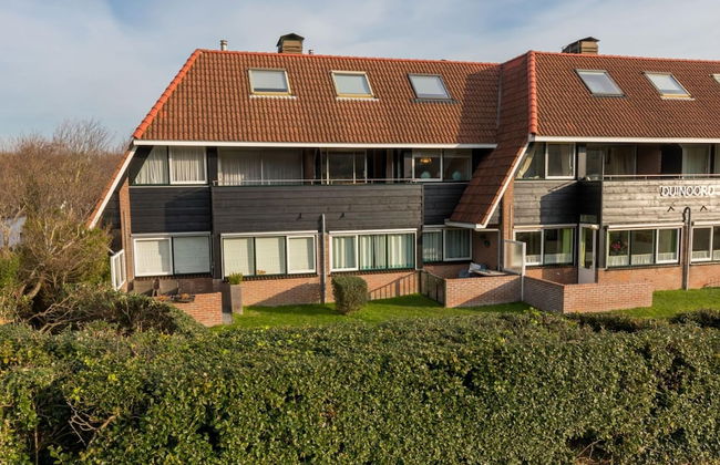 Attractive Apartment at Bottom of Dunes near Center - Photo 2