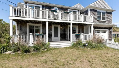 Breathtaking Cape Cod Beachhouse with Private Beach Access Near Sandwich, Massachusetts - Foto 1