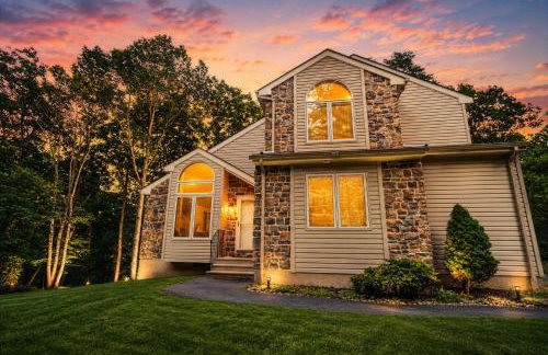 Harmony Hill Stylish 4bd Mountain Retreat, Hot Tub, Games - Foto 1