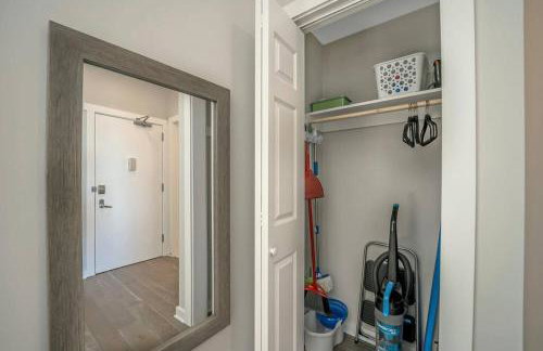 Stylish 1br Unit. Parking. Easy Ride to NYC - Photo 22