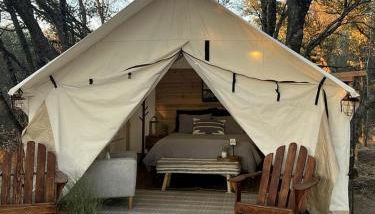 Secluded Safari Tent Situated in Rural Western El Dorado County Overlooking Majestic Folsom Lake, Northern California - Foto 2
