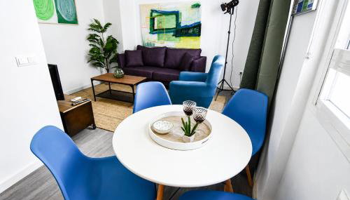 Apartamento con terraza en el centro histórico de Capuchinos - Photo 1