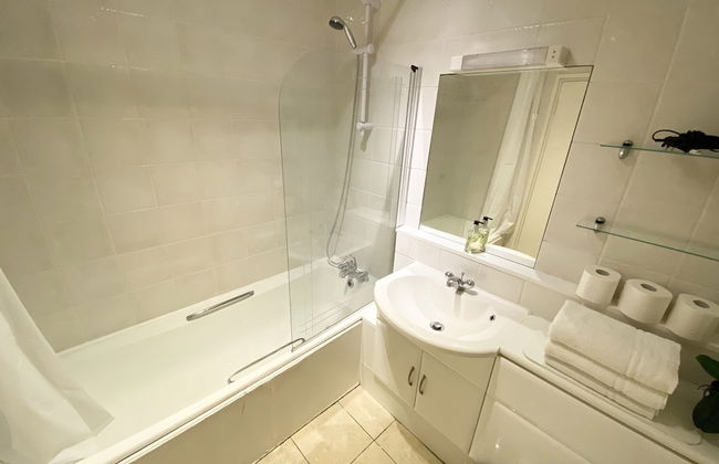 Stylish Apartments next to Buckingham Palace - Photo 47