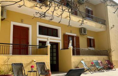 Nicoll Apartments - Photo 1