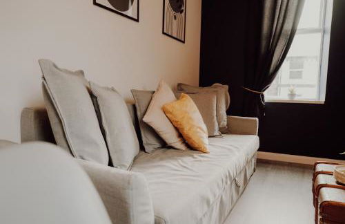 Elegant City Apartment-Sleeps 4-Sofa Bed- Free Parking - Foto 7