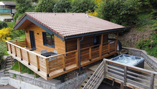 Chalet du Faubourg & Jacuzzi, proximité Gerardmer & La Bresse - Foto 2, Imagem principal