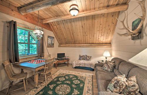 Expansive Moyie Riverfront Cabin - Pets Welcome! - Foto 27