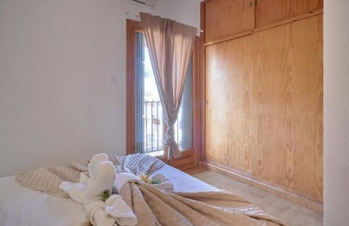 Sunny Coastal Retreat with Pool & Terrace - Foto 14