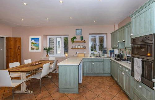 Dulcote Gem 3 Bed 3 Bath Parking & Cathedral Views - Photo 5