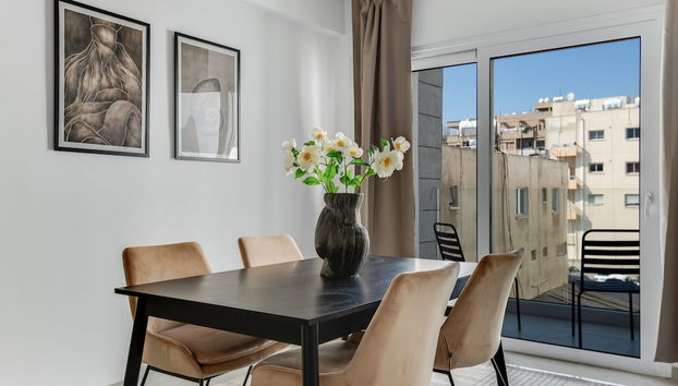 Sanders Crystal - Cute  1-bdr Apt w Balcony - Foto 3, Zona de estar