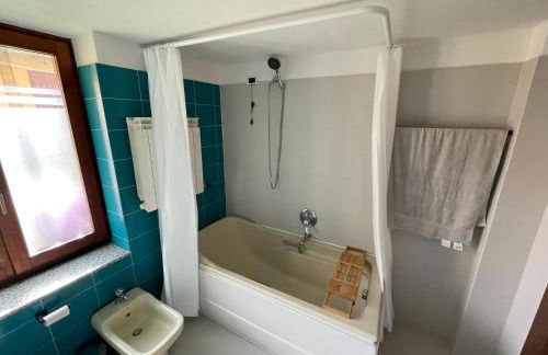 Lakefront Apartment with Panoramic Pool - Foto 7