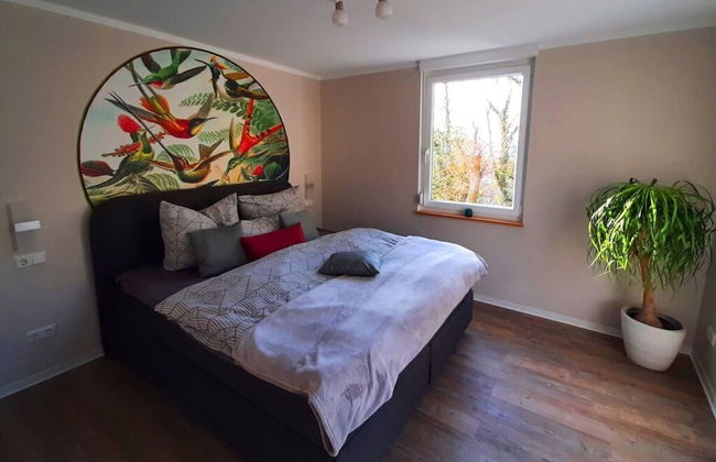 Under the District Administrator's Mountain - Foto 2