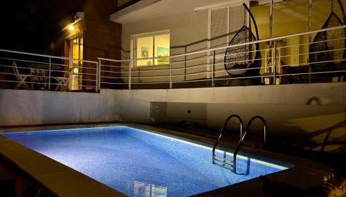 Villa with private pool, ocean & mountain views - Foto 3