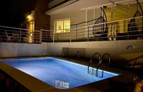 Villa with private pool, ocean & mountain views - Foto 45