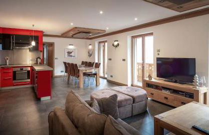 Les Ecureuils -Rénové 100m2 - 8per - Skis aux Pieds - Vue sur la Montagne - Foto 1