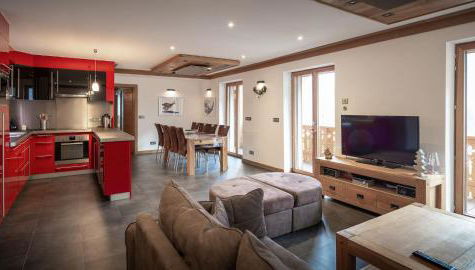 Les Ecureuils -Rénové 100m2 - 8per - Skis aux Pieds - Vue sur la Montagne - Foto 1