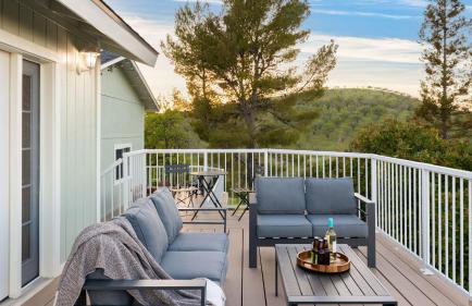 Stunning Escape • Hot Tub Panoramic View Prime Location Hilltop by AvantStay - Photo 26