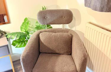 Stylish studio 8,Weekly, Monthly stay deals,Parking,Contractors,NHS,Families, Relocators, nr Sandwell hospital - Foto 3