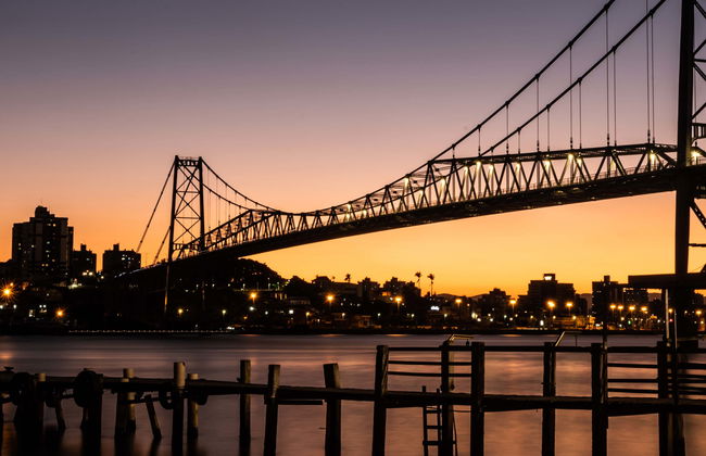 Ônibus turístico por Florianópolis ao entardecer - Foto 1