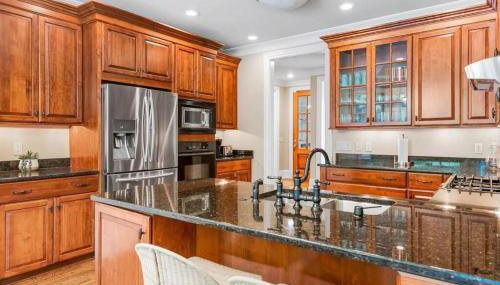 Lush Palace Has Power and Water, MTR Options - Foto 2