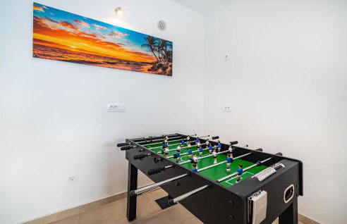 Awesome Home In Modric - Photo 34