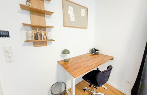 ImmoStay #3 - Penthouse mit zwei Balkonen & Seeblick, Parking & WiFi - Foto 12